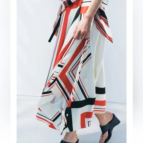 Zara NWT asymmetric striped skirt ZW Collection 2821/038